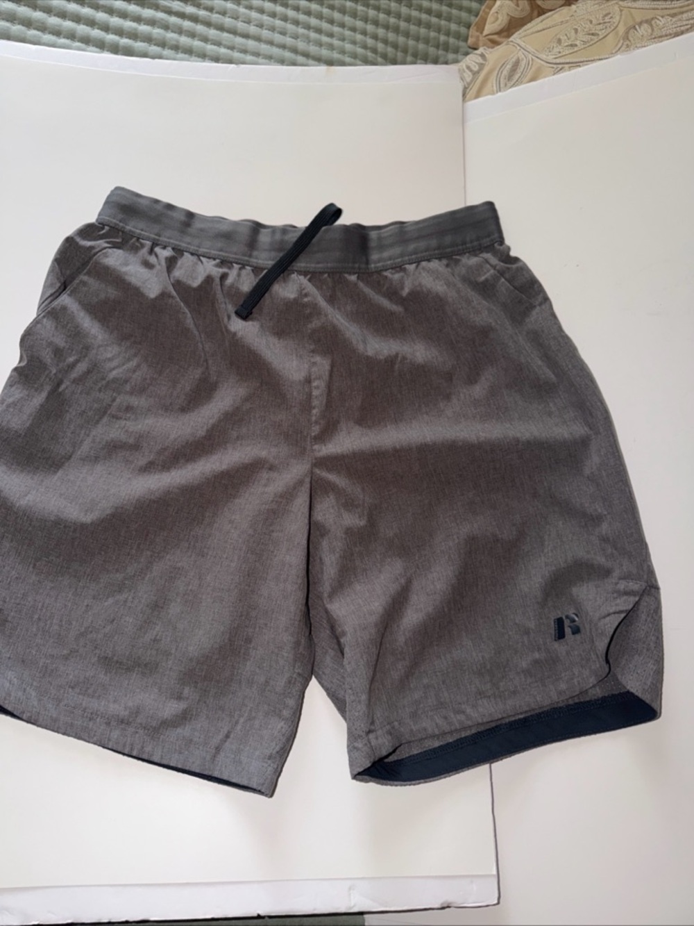 Russell Men Grey Swear Shorts Size 32/34 Medium Drawstring Pockets Drypower 360